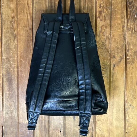 Vintage 90s Mickey Mouse large black leather backpack Disney - Picture 2 of 11